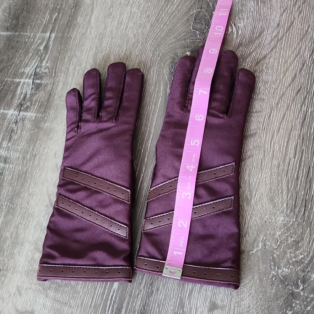 NEW! Vintage CB Courtney Blake Warm Lined Spandex Driving Gloves Burgundy Port